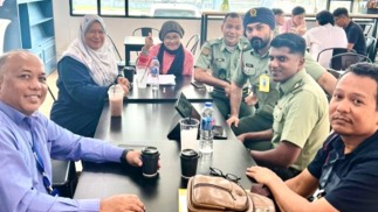 Perbincangan Bersama Jabatan Arah Pendidikan Angkatan Tentera Malaysia Bagi Program Bahasa Inggeris.